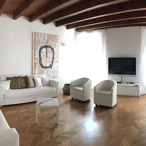** Gasthuis Quarenghi16 Italië